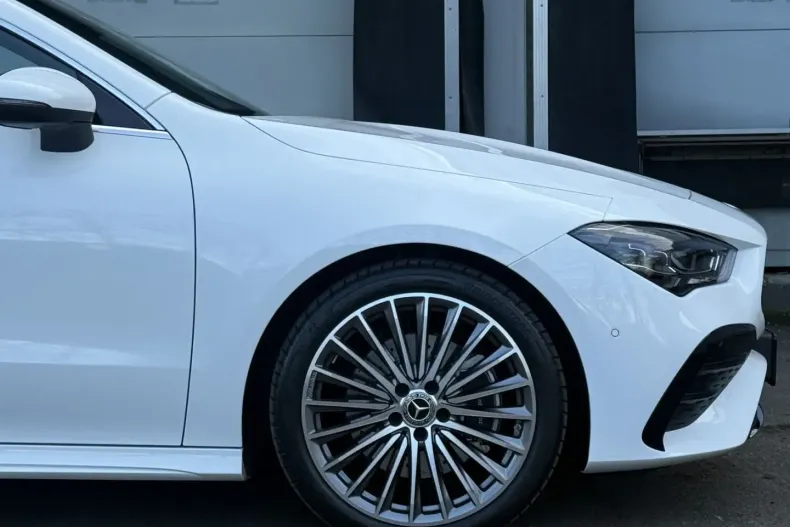 Mercedes-Benz CLA 200 din 2025 cu 3.800 km - oferta MER170292 - foto 31