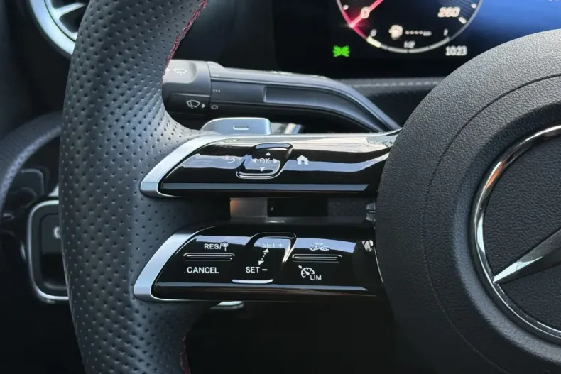 Mercedes-Benz CLA 200 din 2025 cu 3.800 km - oferta MER170292 - foto 38