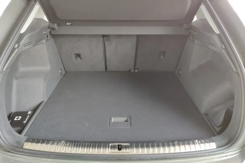 Audi Q3 din 2024 cu 9.600 km - oferta AUD170295 - foto 8