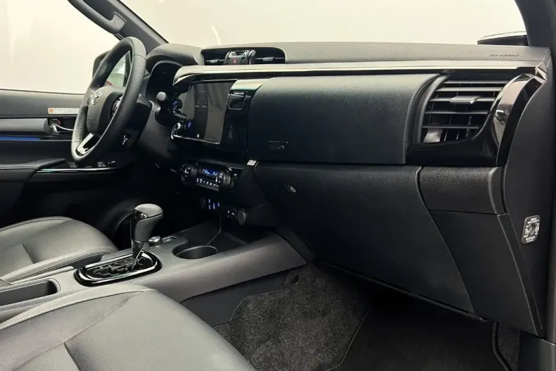 Toyota Hilux din 2025 cu 2.000 km - oferta TOY170298 - foto 11