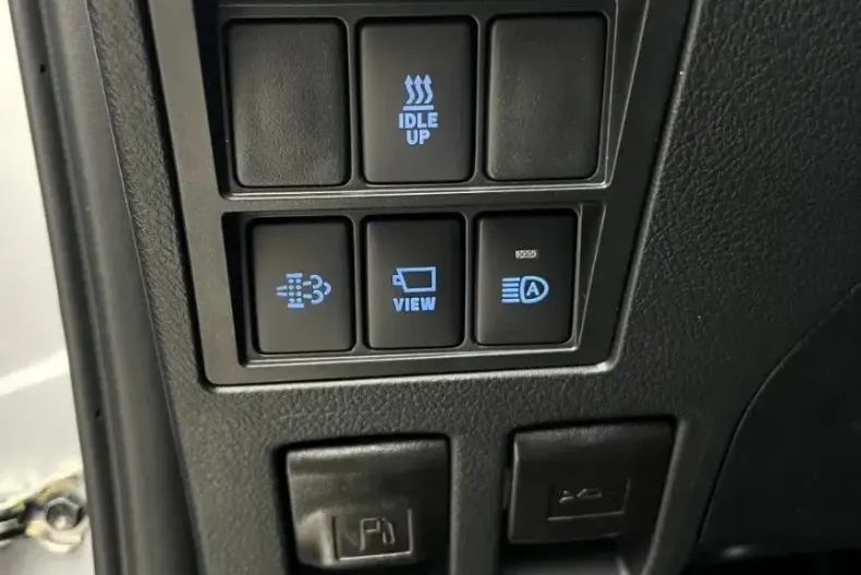 Toyota Hilux din 2025 cu 2.000 km - oferta TOY170298 - foto 12