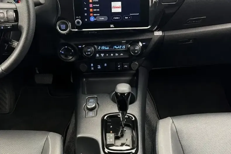 Toyota Hilux din 2025 cu 2.000 km - oferta TOY170298 - foto 13