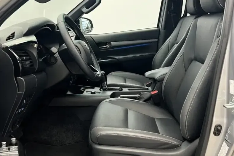 Toyota Hilux din 2025 cu 2.000 km - oferta TOY170298 - foto 18