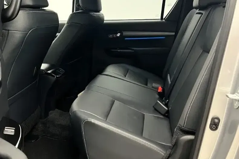 Toyota Hilux din 2025 cu 2.000 km - oferta TOY170298 - foto 21