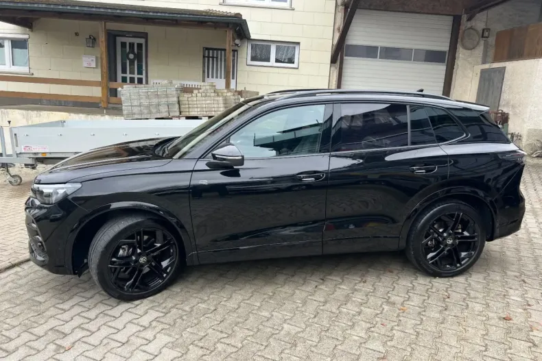 Volkswagen Tiguan din 2025 cu 9.407 km - oferta VOL170299 - foto 27