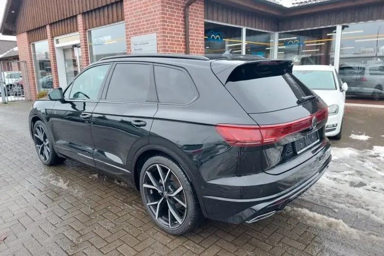 Volkswagen Touareg din 2025 cu 8.050 km - oferta VOL170304 - foto 3