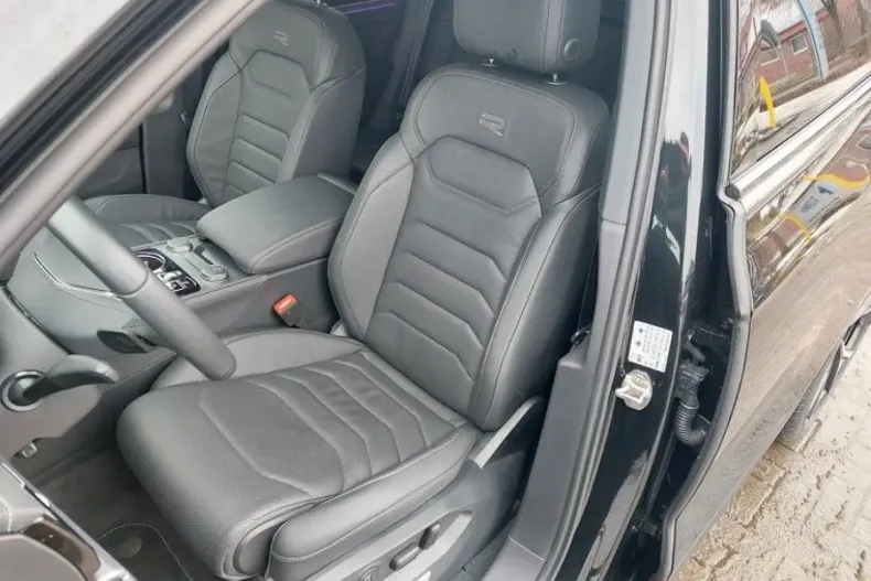 Volkswagen Touareg din 2025 cu 8.050 km - oferta VOL170304 - foto 9