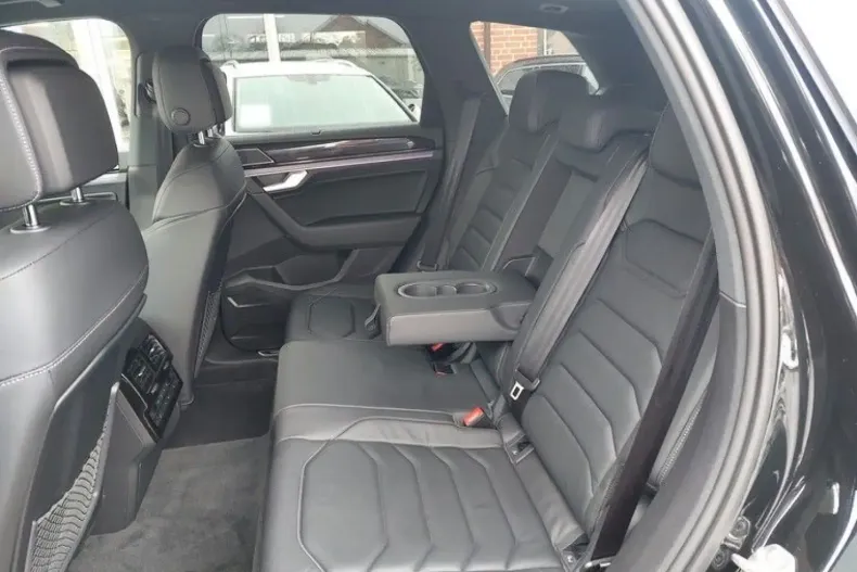 Volkswagen Touareg din 2025 cu 8.050 km - oferta VOL170304 - foto 10