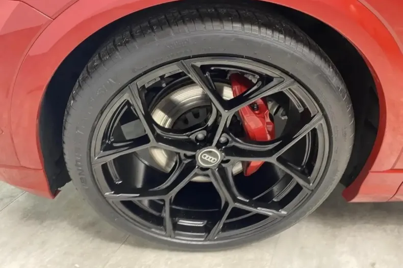 Audi Q8 din 2024 cu 5.800 km - oferta AUD170319 - foto 4