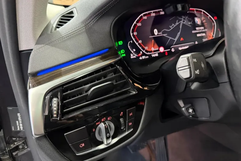 BMW 530 din 2021 cu 58.399 km - oferta BMW170339 - foto 13