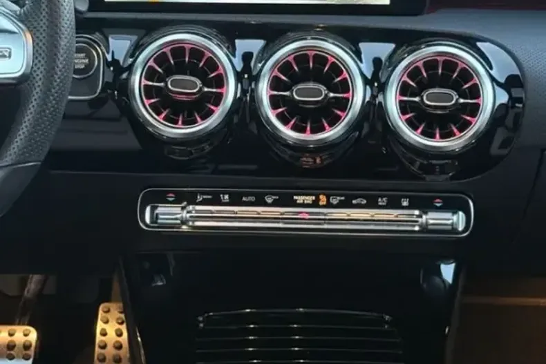 Mercedes-Benz CLA 250 din 2022 cu 26.360 km - oferta MER170342 - foto 12