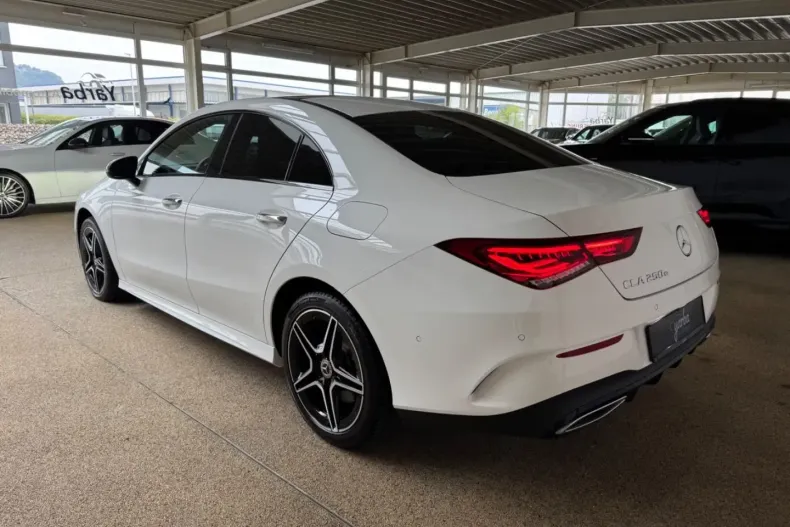 Mercedes-Benz CLA 250 din 2022 cu 23.000 km - oferta MER170344 - foto 3
