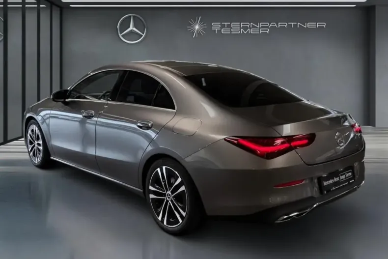 Mercedes-Benz CLA 200 din 2023 cu 46.076 km - oferta MER170346 - foto 3