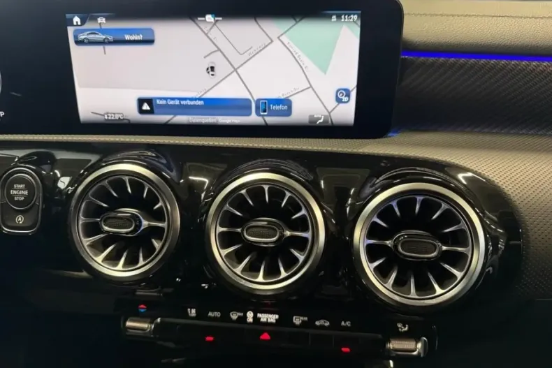 Mercedes-Benz CLA 200 din 2023 cu 46.076 km - oferta MER170346 - foto 8