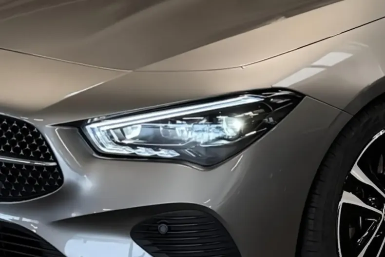 Mercedes-Benz CLA 200 din 2023 cu 46.076 km - oferta MER170346 - foto 12