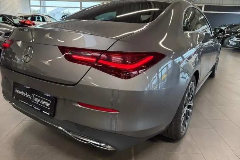 Mercedes-Benz CLA 200 din 2023 cu 46.076 km - oferta MER170346 - foto 13