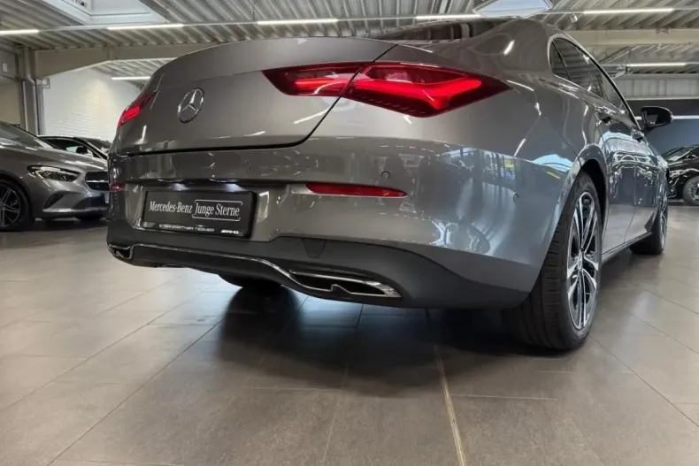 Mercedes-Benz CLA 200 din 2023 cu 46.076 km - oferta MER170346 - foto 14