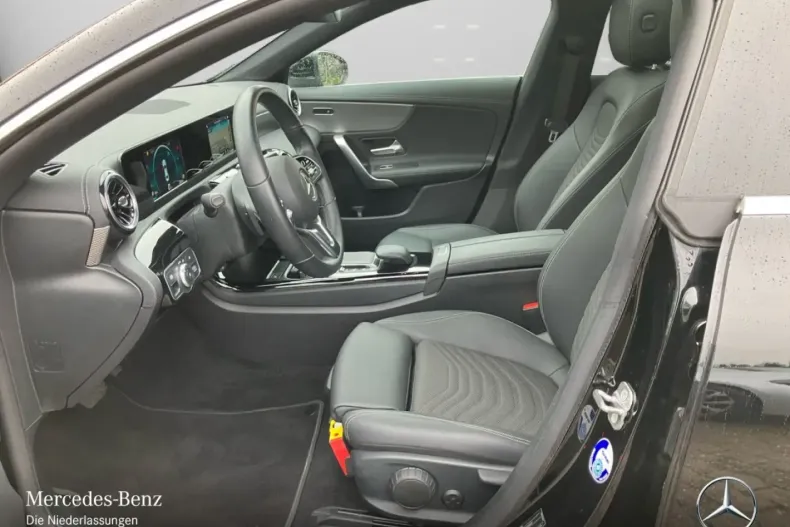 Mercedes-Benz CLA 200 din 2023 cu 57.761 km - oferta MER170347 - foto 7