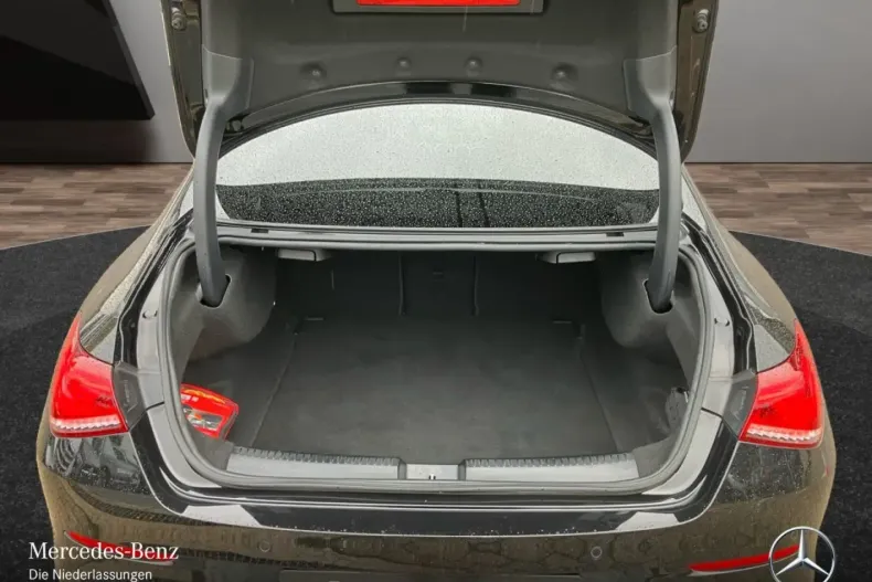 Mercedes-Benz CLA 200 din 2023 cu 57.761 km - oferta MER170347 - foto 14