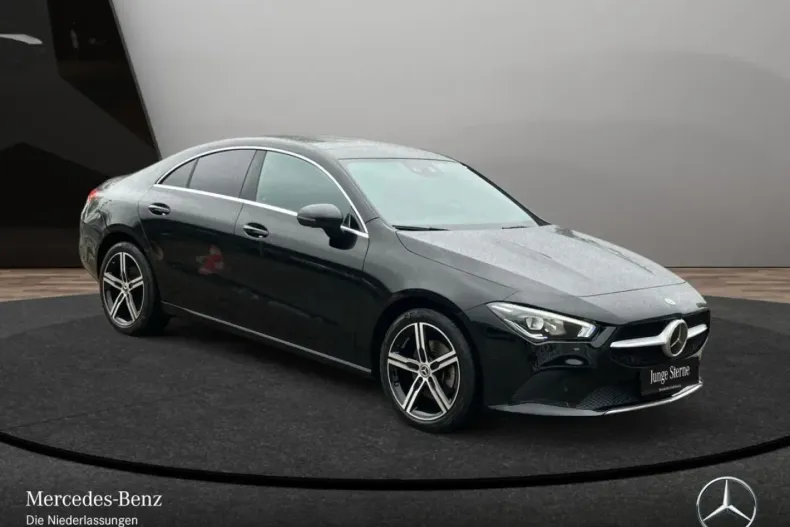Mercedes-Benz CLA 200 din 2023 cu 57.761 km - oferta MER170349 - foto 3