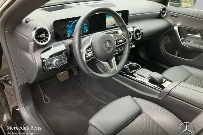 Mercedes-Benz CLA 200 din 2023 cu 57.761 km - oferta MER170349 - foto 12