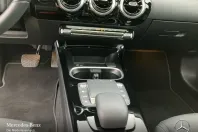 Mercedes-Benz CLA 200 din 2023 cu 57.761 km - oferta MER170349 - foto 14