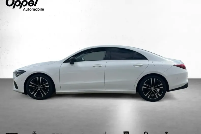 Mercedes-Benz CLA 180 din 2024 cu 19.300 km - oferta MER170355 - foto 4