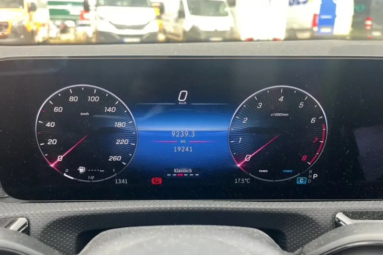 Mercedes-Benz CLA 180 din 2024 cu 19.300 km - oferta MER170355 - foto 11