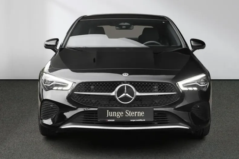 Mercedes-Benz CLA 180 din 2024 cu 22.361 km - oferta MER170360 - foto 1
