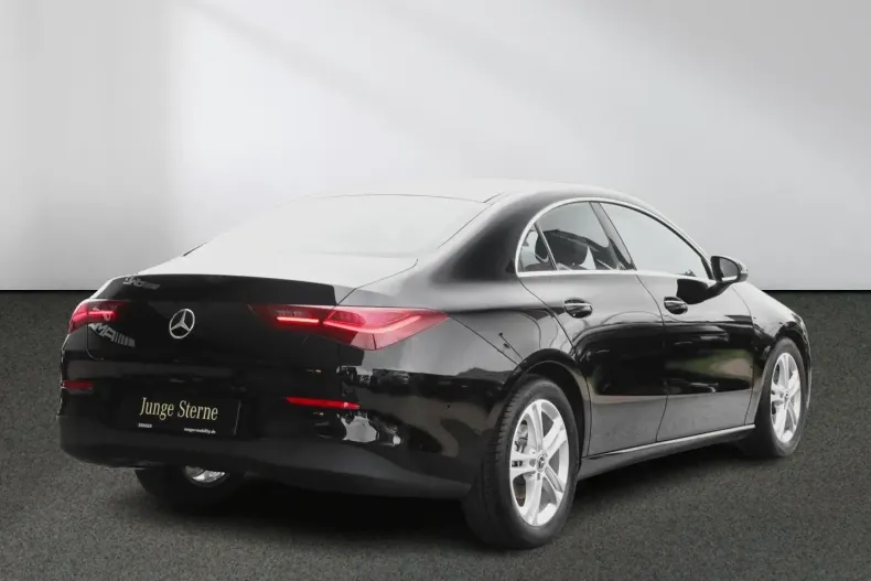 Mercedes-Benz CLA 180 din 2024 cu 22.361 km - oferta MER170360 - foto 2