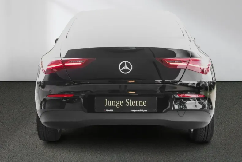 Mercedes-Benz CLA 180 din 2024 cu 22.361 km - oferta MER170360 - foto 3