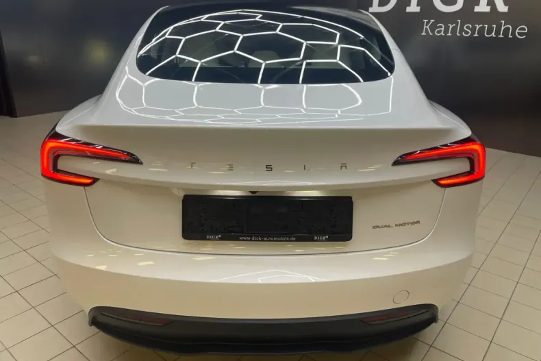 Tesla Model 3 din 2023 cu 18.124 km - oferta TES170361 - foto 6