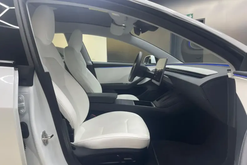 Tesla Model 3 din 2023 cu 18.124 km - oferta TES170361 - foto 9
