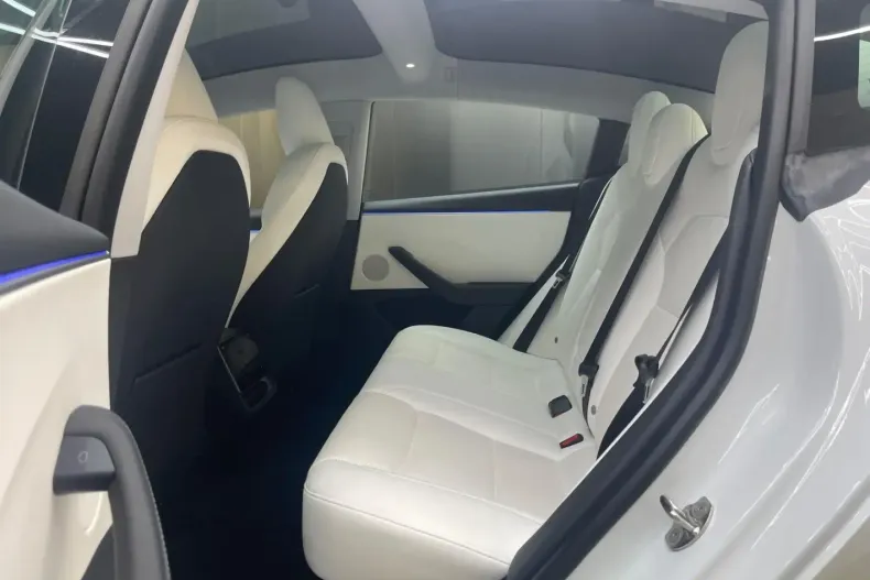 Tesla Model 3 din 2023 cu 18.124 km - oferta TES170361 - foto 11