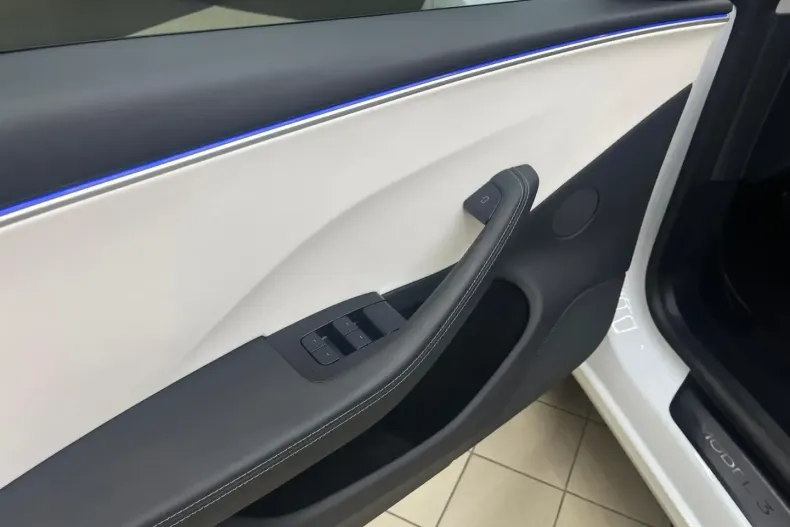 Tesla Model 3 din 2023 cu 18.124 km - oferta TES170361 - foto 21