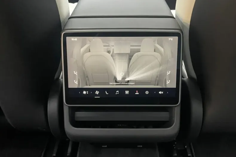 Tesla Model 3 din 2023 cu 18.124 km - oferta TES170361 - foto 23