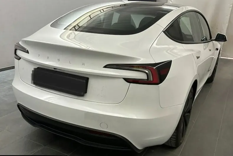 Tesla Model 3 din 2023 cu 44.600 km - oferta TES170364 - foto 3