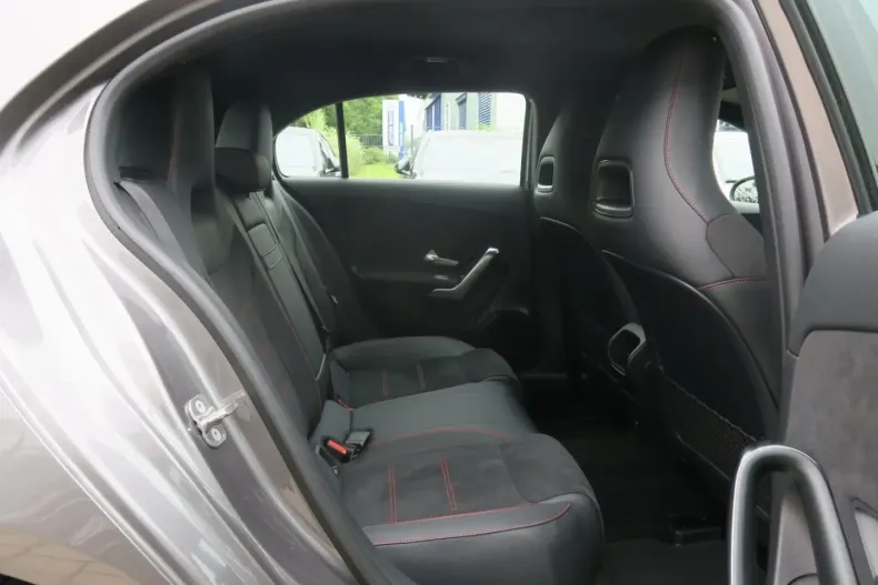 Mercedes-Benz A 180 din 2024 cu 19.971 km - oferta MER170367 - foto 9