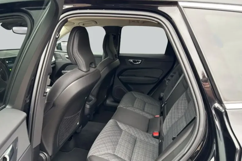 Volvo XC60 din 2024 cu 7.179 km - oferta VOL170371 - foto 10