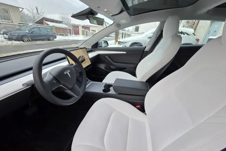 Tesla Model 3 din 2023 cu 28.114 km - oferta TES170378 - foto 9