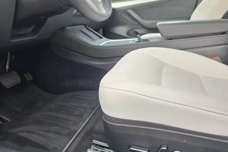 Tesla Model 3 din 2023 cu 28.114 km - oferta TES170378 - foto 11