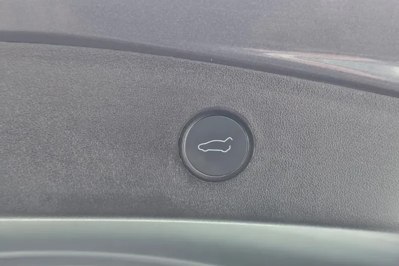 Tesla Model 3 din 2023 cu 28.114 km - oferta TES170378 - foto 17