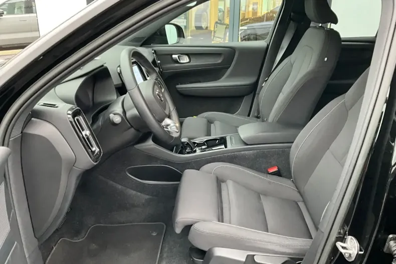 Volvo XC40 din 2022 cu 37.235 km - oferta VOL170379 - foto 10