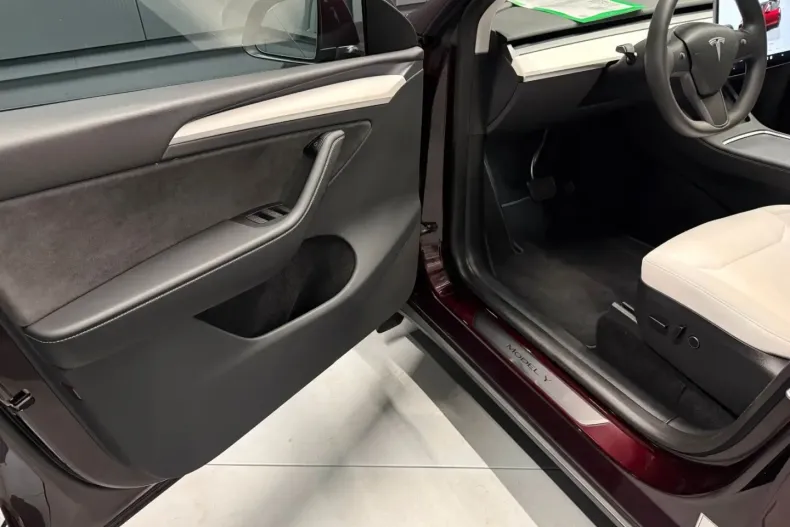 Tesla Model Y din 2023 cu 63.000 km - oferta TES170384 - foto 18