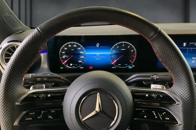 Mercedes-Benz A 200 din 2024 cu 12.167 km - oferta MER170385 - foto 7