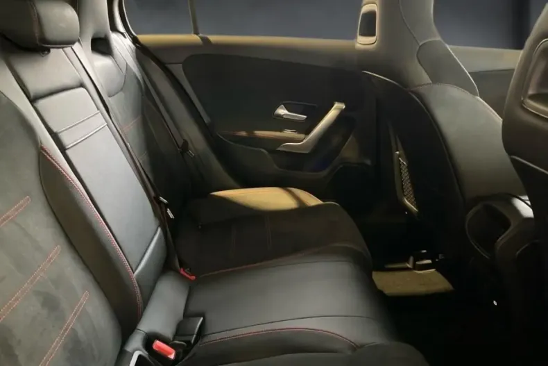 Mercedes-Benz A 200 din 2024 cu 12.167 km - oferta MER170385 - foto 13