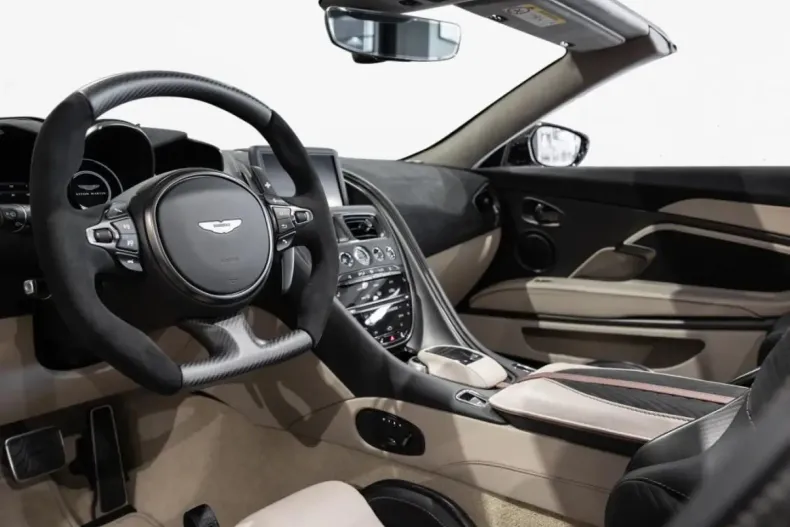 Aston Martin DBS din 2024 cu 1.231 km - oferta AST170396 - foto 3