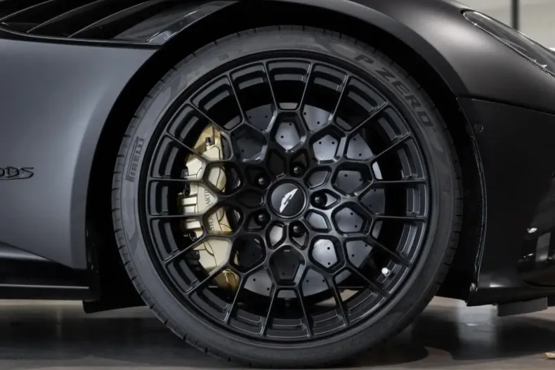 Aston Martin DBS din 2024 cu 1.231 km - oferta AST170396 - foto 4