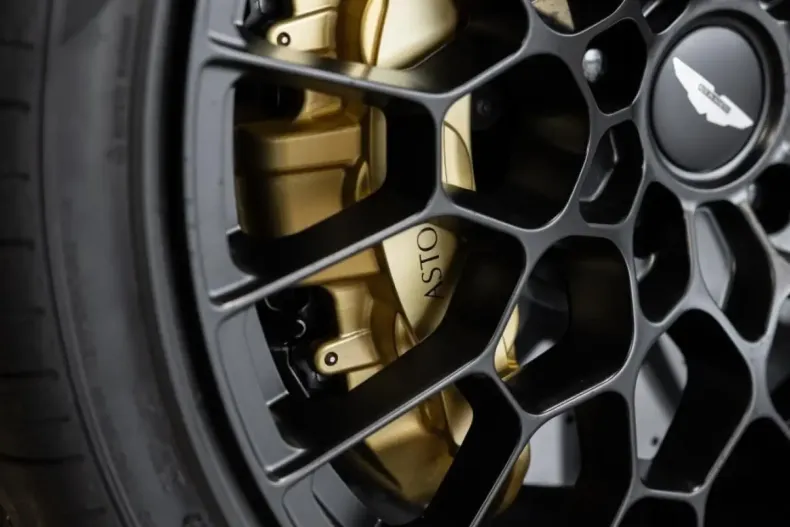 Aston Martin DBS din 2024 cu 1.231 km - oferta AST170396 - foto 17