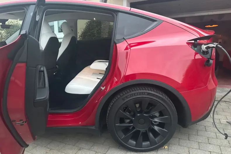 Tesla Model Y din 2022 cu 15.000 km - oferta TES170402 - foto 22
